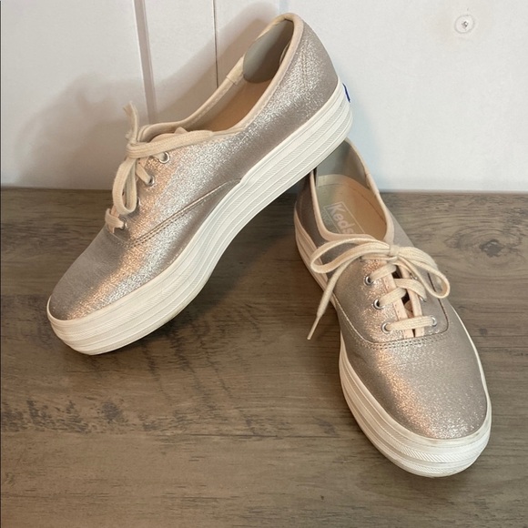 Keds Women's shimmer rose gold lace up Sneakers - US8 - Picture 1 of 8